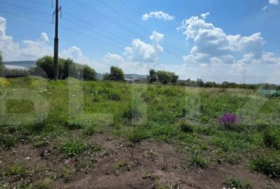 Teren de 1600 mp, în Unirea - 2