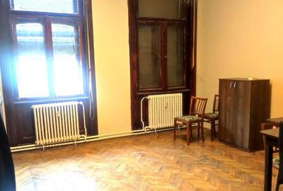 Spațiu comercial, de 47 mp, în Central - 4