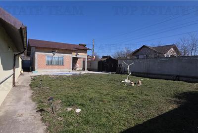 Casă cu 7 camere cu Teren 1662 Mp în Bărăitaru - 2