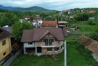 Casă cu 5 camere în Berislăvești - 10