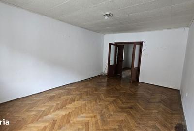 Casă cu 3 camere cu Teren 130 Mp în Central - 13