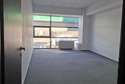 Spațiu comercial, de 50 mp, în Central - 2