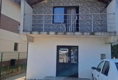 Casă cu 4 camere în Central - 3