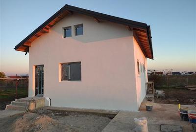 < Casa individuala parter >3 camere 2 bai teren 250mp - 8