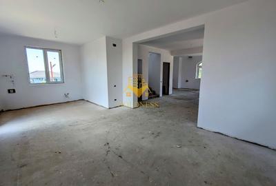 Vila, 4 Camere, Dezmir, Constructie Noua, 450 mp, 4 Bai, 2 Parcari Vila, 4 Camere, Dezmir, Constructie Noua, 450 mp, 4 Bai, 2 Parcari - 4