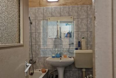 Apartament cu 2 camere decomandat în Tractorul - 7