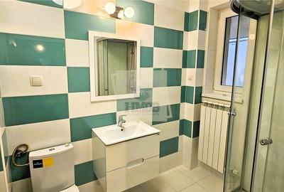 Casă cu 8 camere cu Canalizare în Central - 2