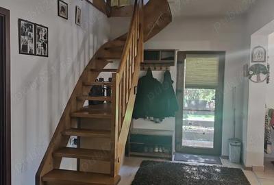 Casă cu 6 camere cu Teren 1500 Mp în Racovița - 13