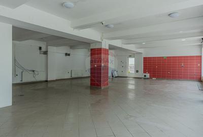 Spațiu comercial, 125 mp în Central
