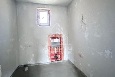 Duplex cu 4 camere cu Canalizare în Sânmihaiu Român - 10