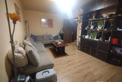 Apartament cu 3 camere decomandat în Titulescu