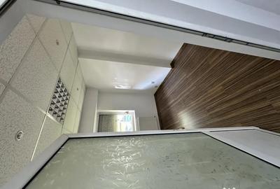 Spațiu comercial, de 50 mp, în Central - 3