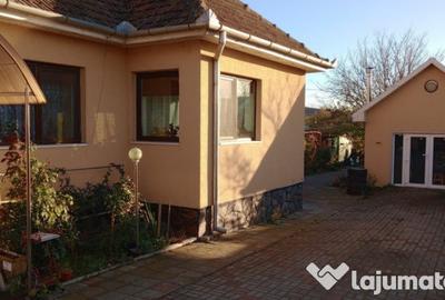 Casă cu 4 camere cu Teren 1215 Mp în Crăciunelu de Jos - 2