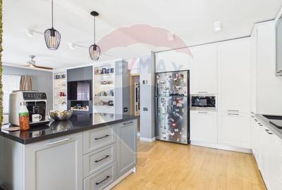 Casă cu 6 camere cu Teren 1325 Mp în Central - 12