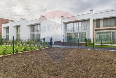 Casă cu 4 camere cu Piscina în Tunari - 27