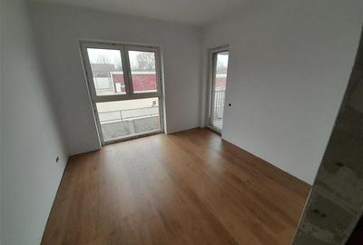 Apartament cu 4 camere semidecomandat în Florești - 3