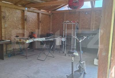 Casă cu 4 camere cu Teren 1100 Mp în Central - 2