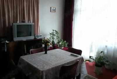 Apartament cu 2 camere decomandat în Tractorul - 5
