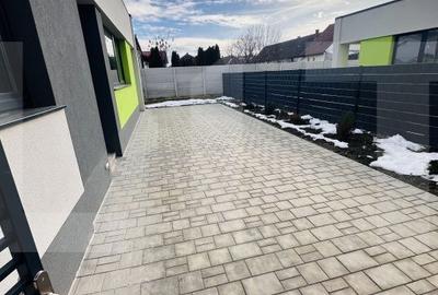 Casă cu 3 camere cu Teren 275 Mp în Vladimirescu - 1