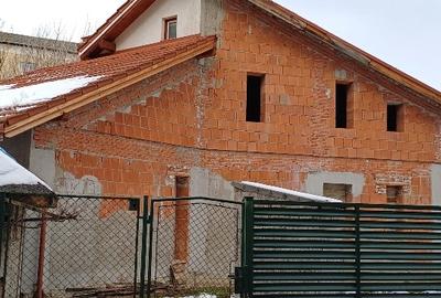 Casă individuală cu 4 camere cu Teren 410 Mp în Complex Studențesc
