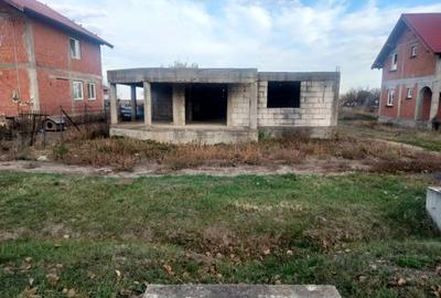 Casă cu 6 camere în Carani - 5