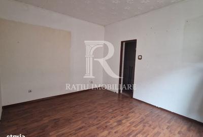 Casă cu 3 camere decomandat cu Teren 11 Mp în Central - 10