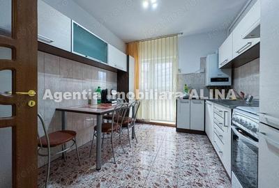 Apartament cu 3 camere decomandat în Decebal - 4