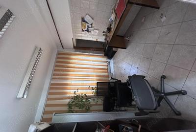 Spațiu comercial, de 20 mp, în Central - 3