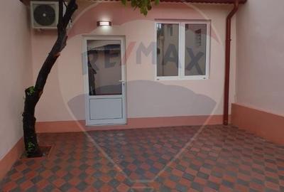 Casă cu două corpuri, ideală pentru firmă, Vitan - 18