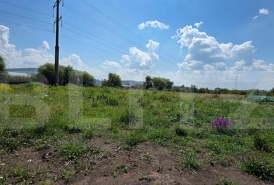 Teren intravilan 16 arii zona in dezvoltare - 1