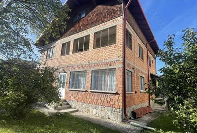 Casă cu Teren 500 Mp în Central - 2