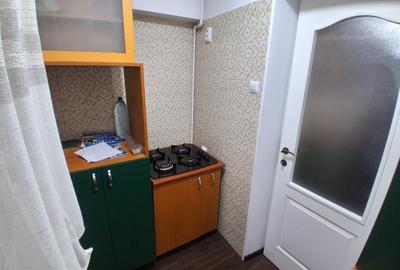 PACURARI PETRU PONI 3 CAMERE DECOMANDAT ET.1 BLOC 1985    COD 160170 - 5