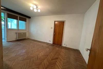 Apartament cu 3 camere semidecomandat în Titan - 1