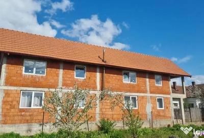 Casă cu 7 camere cu Teren 620 Mp în Beiuș - 6