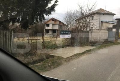 Casă cu 7 camere cu Teren 1700 Mp în Central