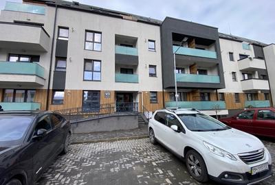 Apartament cu 4 camere decomandat, mobilat în Tractorul - 1