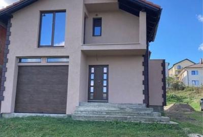 Casă cu 4 camere în Central - 2