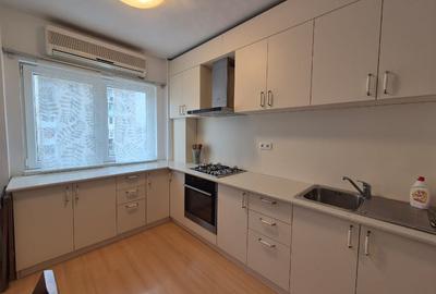 Apartament cu 3 camere decomandat în Drumul Taberei - 14
