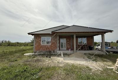 Casa la rosu dispusa pe Parter | 740 Teren | Sag - 1