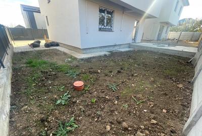 Casă cu 4 camere cu Teren 200 Mp în Central