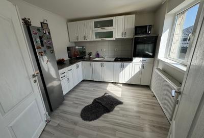 Casa versatila mobilata-utilata. 16 cam. 6 bai. 3 bucatari. Util 310mp - 20