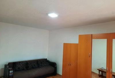 Apartament cu 2 camere decomandat în 1 Mai - 2