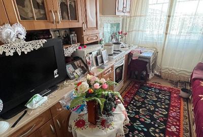 Apartament cu 2 camere decomandat în Radu Negru - 2