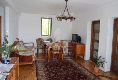 Apartament cu 3 camere decomandat în Andrei Mureșanu - 1