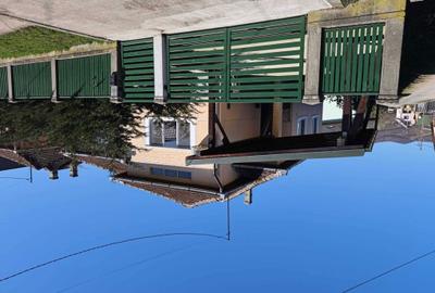 Casă cu 4 camere în Central - 1