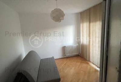 Apartament cu 3 camere decomandat în Nicolina