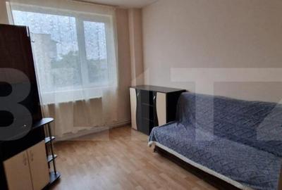 Apartament cu 4 camere semidecomandat în 1 Mai - 2