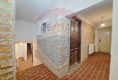 Spațiu comercial, de 81 mp, în Calea Victoriei - 15