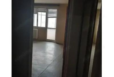 Apartament cu 3 camere semidecomandat în Tineretului - 2