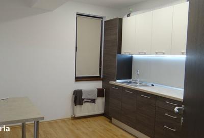 Casă cu 3 camere cu Canalizare în Central - 1